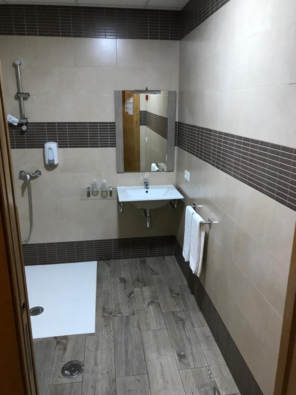 Hostal Los Encinares Villanueva de Córdoba Eksteriør bilde